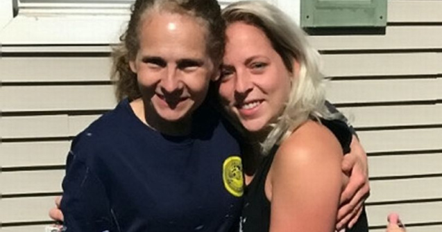 O femeie a descoperit ca sora pe care a cautat-o 7 ani ii era vecina