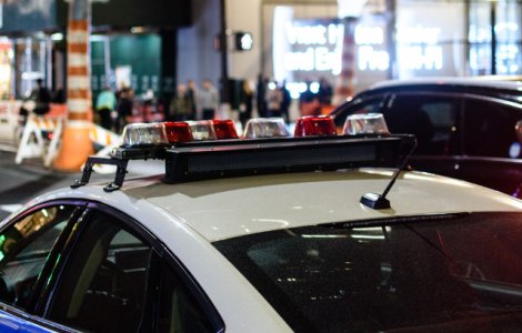 SUA: Cinci morti intr-un "atac tintit" impotriva unui jurnal, in apropiere de Washington/ FOTO