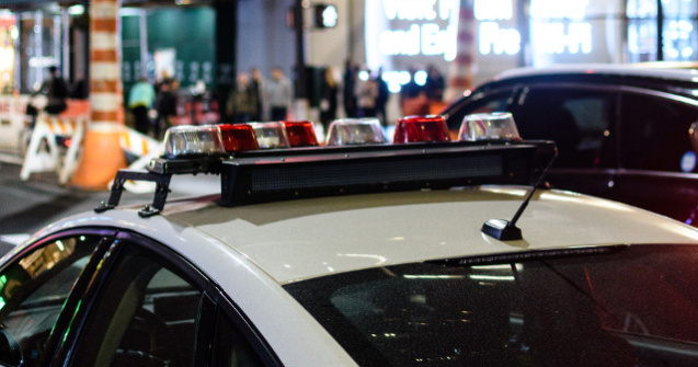 SUA: Cinci morti intr-un "atac tintit" impotriva unui jurnal, in apropiere de Washington/ FOTO