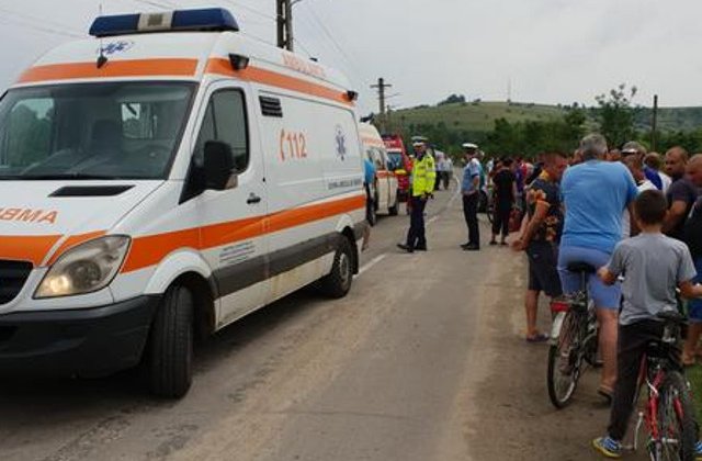 Mama si fiica, decedate dupa ce au fost lovite de o masina