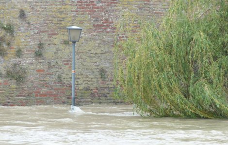 MAI: Sute de persoane au fost evacuate din cauza vremii nefavorabile