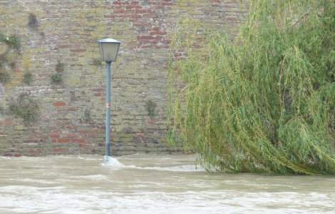 MAI: Sute de persoane au fost evacuate din cauza vremii nefavorabile