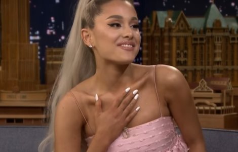 Ariana Grande si-a facut un tatuaj in memoria tatalui lui Pete Davidson, decedat in atentatele de la 11 septembrie/ FOTO