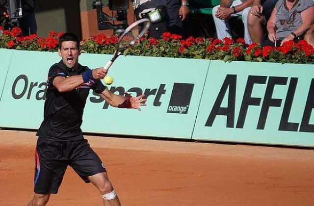 Federer, invins de Djokovici