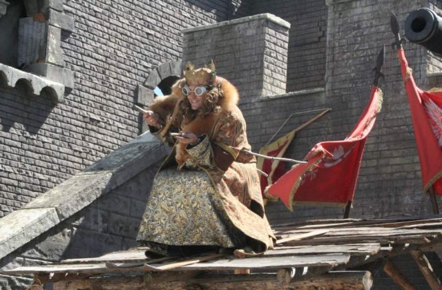 Huidu schiaza din nou