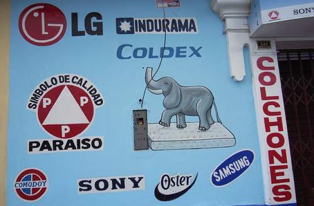 Ce cred romanii despre publicitate?