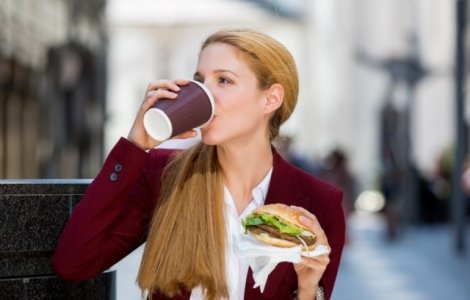  Top  7 alimente pe care sa NU le consumi inainte de un interviu