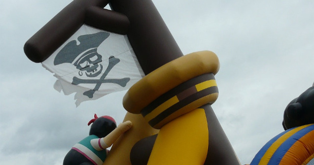 O fetita a murit,dupa ce castelul gonflabil in care se juca a explodat