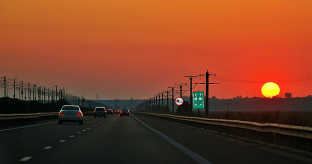 Proiect pentru eliminarea taxei de pod de la Fetesti: "Exista doua taxe pentru acelasi drum public"