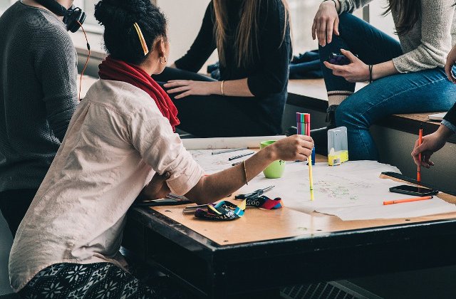 10 sfaturi practice pentru a fi mai sociabil si a comunica mai usor cu oricine