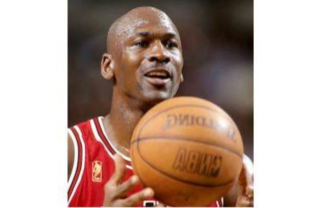 Michael Jordan, amendat de NBA cu 100.000 de dolari