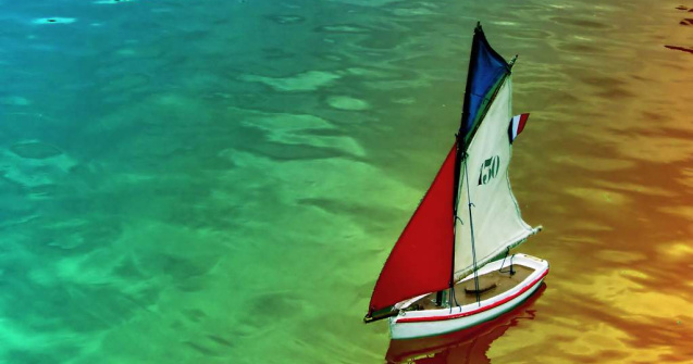  Video  Francezii isi bat joc iar de noi