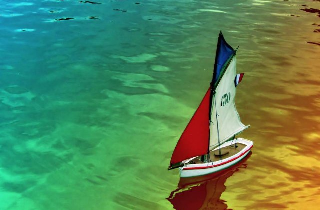 [VIDEO] Francezii isi bat joc iar de noi