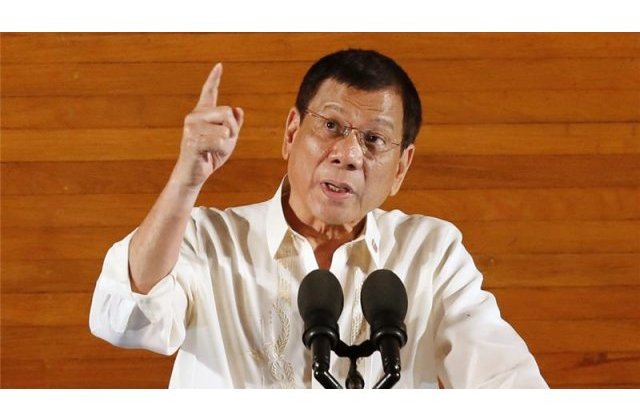 Presedintele filipinez Rodrigo Duterte promite ca va demisiona daca cineva ii va demonstra ca Dumnezeu exista