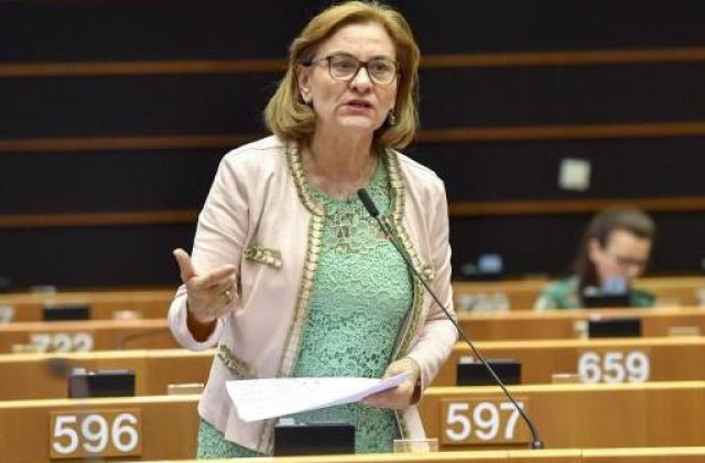 Europarlamentarul Maria Grapini: Rolul scolii este vital pentru progresul economiei