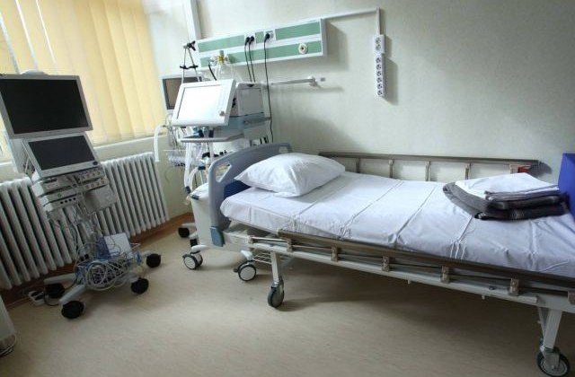 Barbat din Iasi, in coma dupa ce s-a inecat cu mancare la o nunta