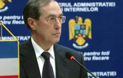 Ministrul de Interne francez, criticat de "propria" presa