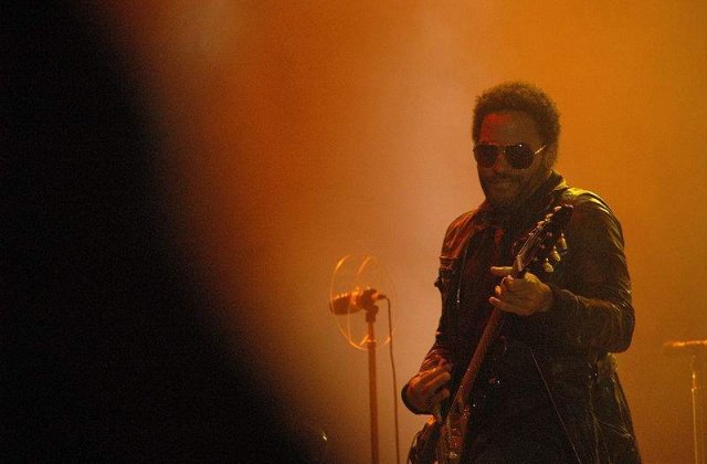 Lenny Kravitz vrea sa inregistreze un duet cu Adele