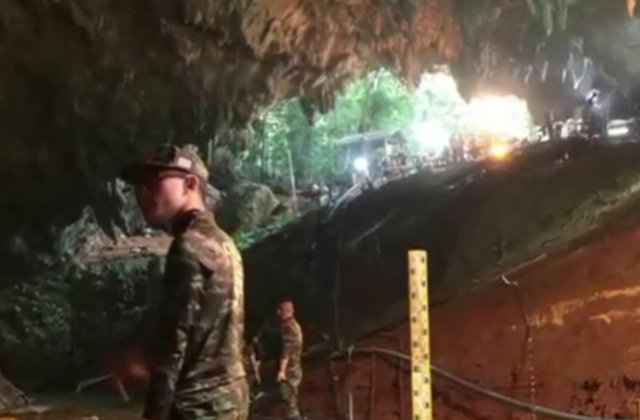 Thailanda: Toti cei 12 copii si antrenorul lor de fotbal au fost scosi cu succes din pestera inundata, dupa 17 zile