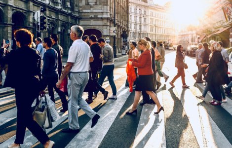 Sondaj global: Majoritatea oamenilor cred ca lumea este mai periculoasa decat in urma cu doi ani