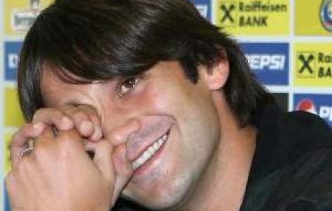 Chivu, mitraliat de presa italiana