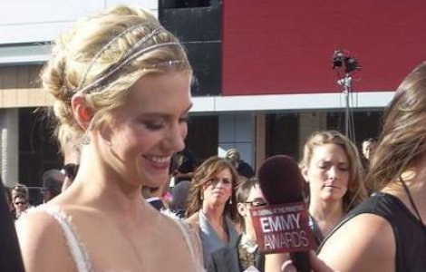 January Jones a devenit mamica