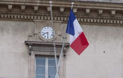 Culmea discriminarii in Franta: Romani, arestati pentru ca au iPhone