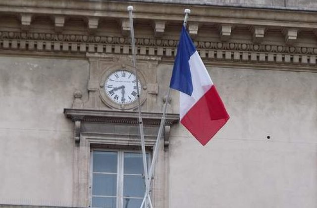 Culmea discriminarii in Franta: Romani, arestati pentru ca au iPhone