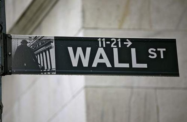 Wall Street, luat cu asalt de protestatari