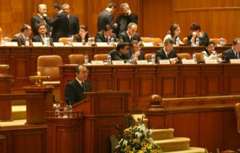 Cum isi angajeaza deputatii rudele in Parlament