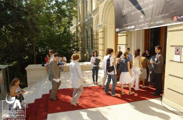 Inaugurarea Muzeului Antipa: binsita cu bilete si cozi la intrare