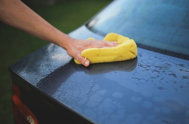 Sclavia moderna, in floare la spalatoriile de masini din Marea Britanie; mare parte a victimelor sunt romani