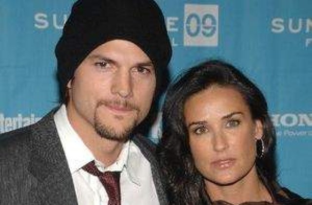 7 Femei Mature Indragostite de Tinerei