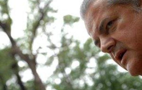 Adrian Nastase, trimis din nou in judecata de DNA