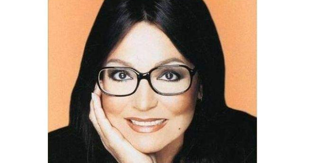Nana Mouskouri revine in Romania