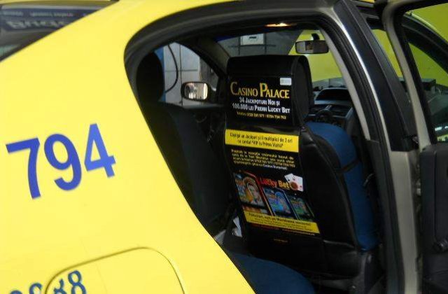 Unde isi mai fac publicitarii loc? In taxi