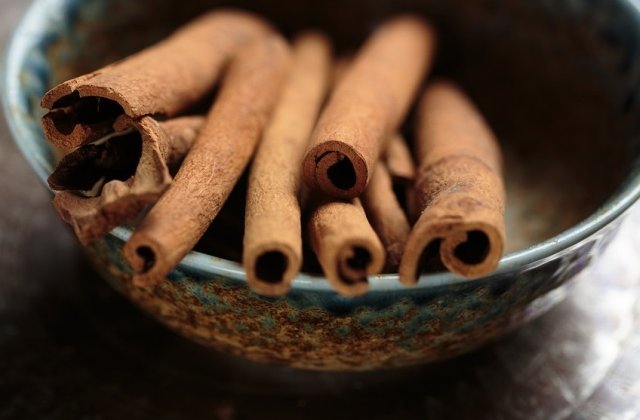 Studiu: Uleiul de scortisoara poate ajuta in lupta cu infectiile si superbacteriile