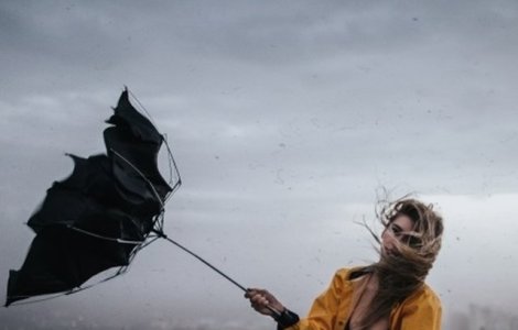 Cod GALBEN de furtuni, grindina si intensificari ale vantului. Ce zone sunt vizate