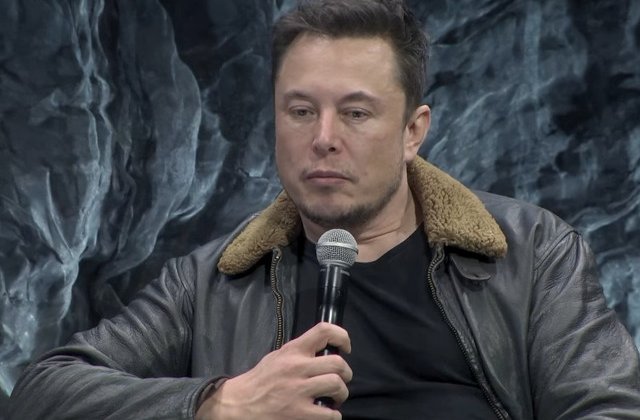 Musk sustine ca salvatorul copiilor din pestera din Thailanda, care i-a luat in ras submarinul, este pedofil