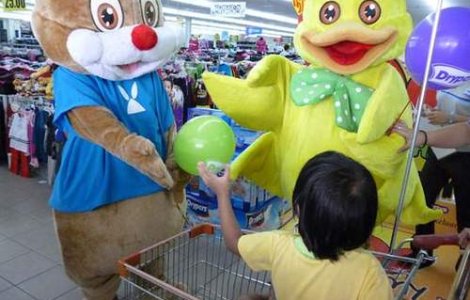 9 trucuri prin care companiile "fura" mintea copiilor