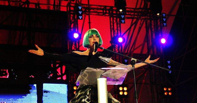 Faceti cunostinta cu sora lui Lady Gaga