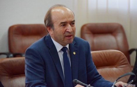 Reactia lui Tudorel Toader dupa ce procurorul Lancranjan este anchetat pentru ca l-a contrazis pe Facebook