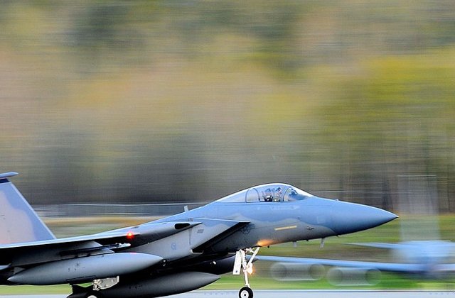 Antrenamente pentru aniversarea Zilei Aviatiei si a Fortelor Aeriene