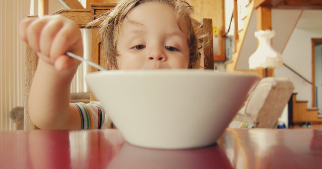 Specialist: Obezitatea si excesul de carne pot duce la aparitia pietrelor la rinichi la copii