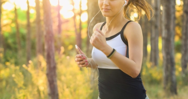 Studiu: Exercitiile fizice regulate sunt benefice pentru sanatatea inimii chiar si in zonele poluate