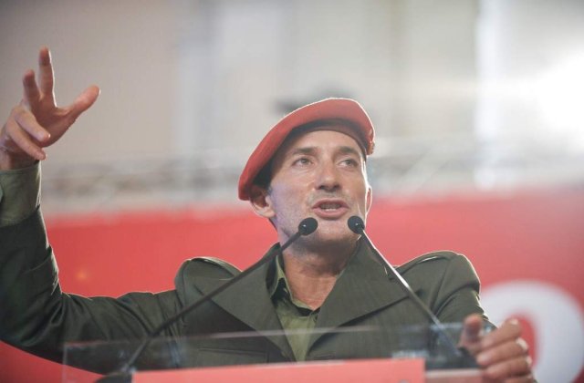 Mazare, pe coperta Playboy