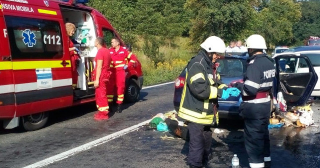 Sapte persoane, printre care doi copii, ranite intr-un accident in Hunedoara
