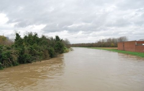 Cod galben de inundatii pe rauri mici din judetele Prahova, Dambovia, Ialomita, Buzau si Braila