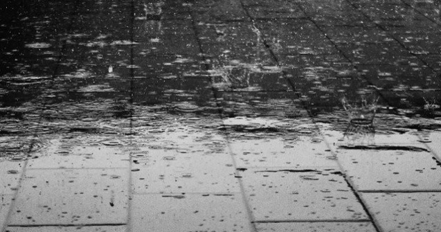 Informare meteo: Ploi torentiale in Bucuresti, valorile termice se vor situa sub mediile multianuale