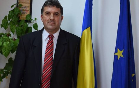 Primarul unei localitati din Dambovita s-a facut singur cetatean de onoare